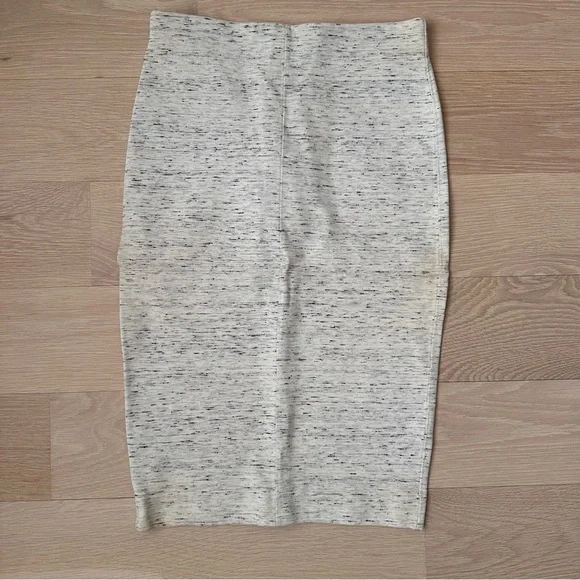 WILFRED SKIRT - SIZE SMALL - GREAT CONDITION - Picture 1 of 4